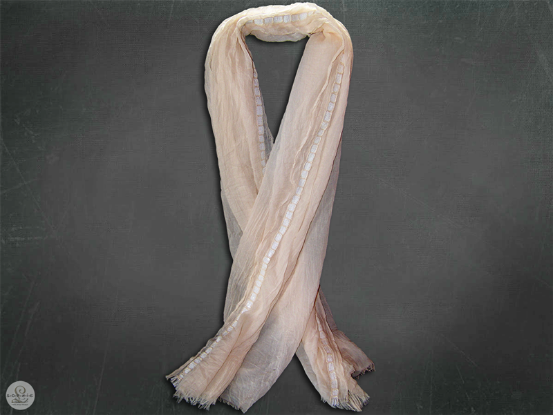 Sophie L / Foulard brodé / Emae Ecru