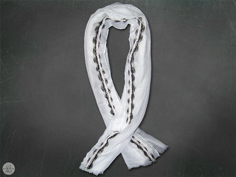 Sophie L / Foulard brodé / Iririki Blanc