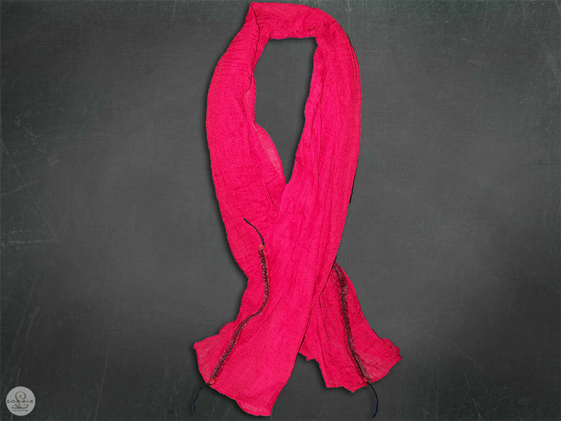 Sophie L / Foulard brodé / Maewo Rubis